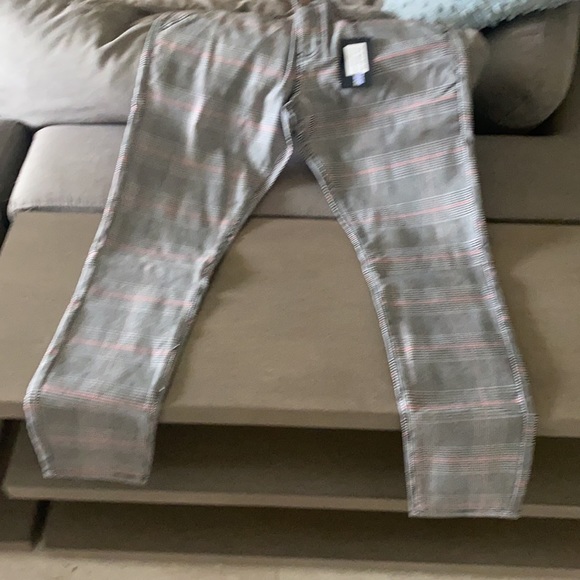 Bee inspired pants - Picture 2 of 3